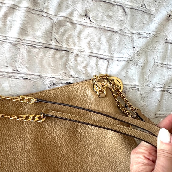 Michael Kors Neutral beige Jet Set Chain Shoulder Bag - Picture 16 of 16